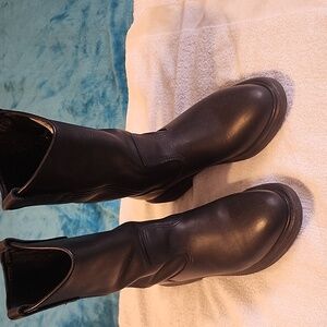 Men's black leather Redwing boots